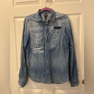 Diesel Men’s Light Blue Denim Distressed Shirt Sz XL. Snap closure